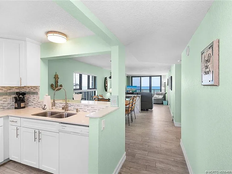 S Ocean Dr — Photo 5