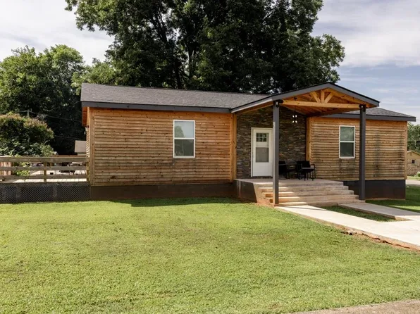 2502 E 13th Ave, Sheffield, AL 35660