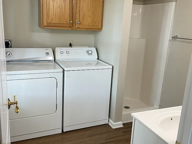 Bathroom/Laundry off Living Room