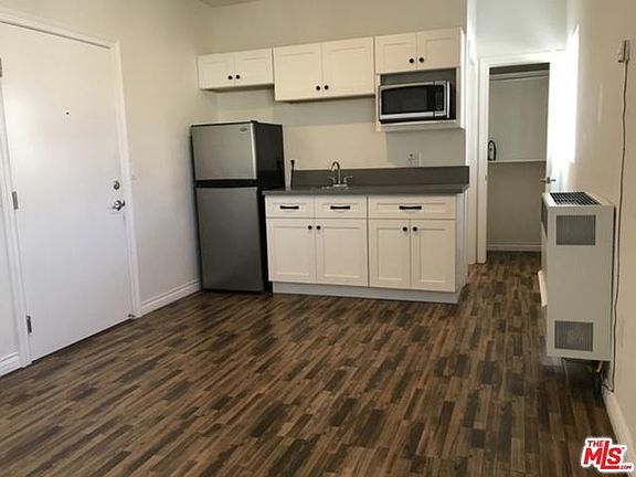 3rd image of 1036 N Bonnie Brae St APT 7
