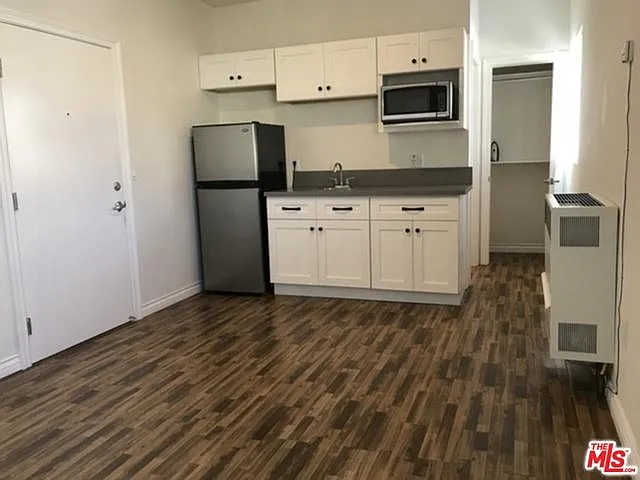 1036 N Bonnie Brae St #7 — Photo 3