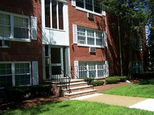 1st image of 4 Tara Dr Unit 8