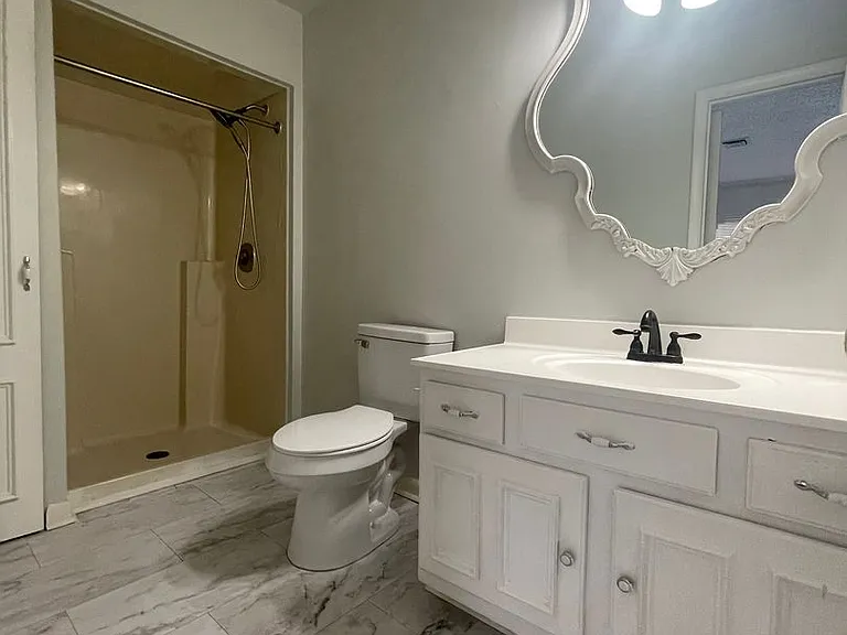 4816 Spring Lake Dr #F — Photo 13