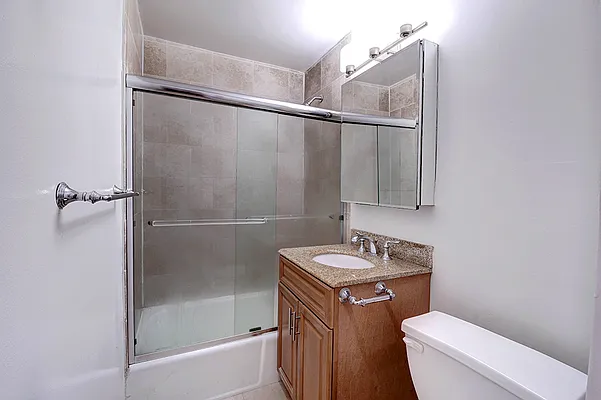 Rented by Urbane Brokerage | media 3