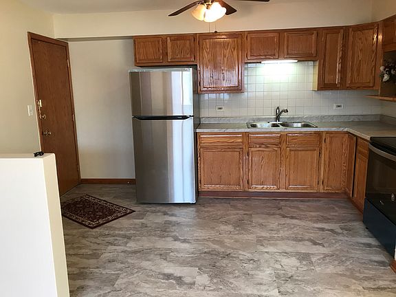 4th image of 320 Beach Ave APT 3D
