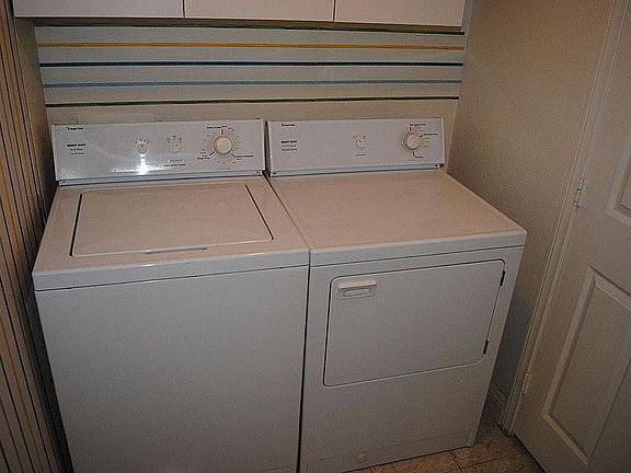 3rd image of 510 Walnut Port Pl
