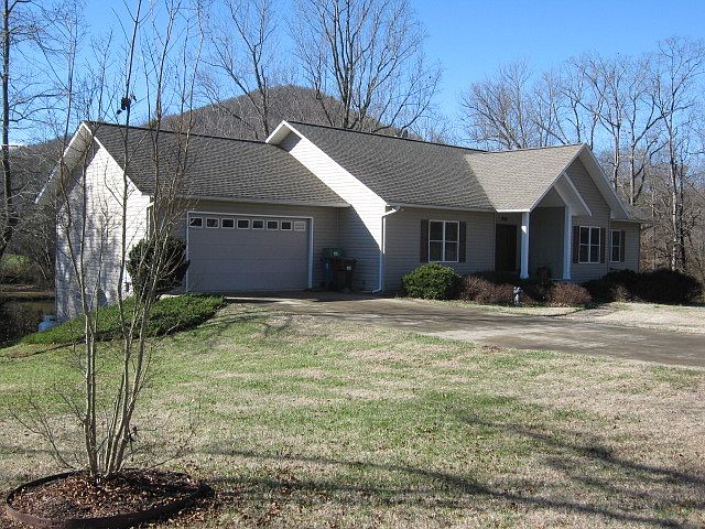 1st image of 1863 Twin Ponds Dr