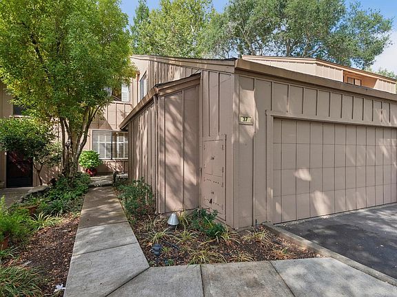 2nd image of 37 Prairie Falcon Drive