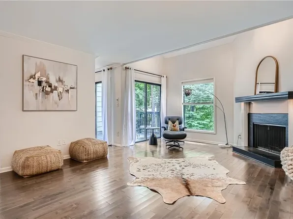 51 Forrest Pl, Sandy Springs, GA 30328