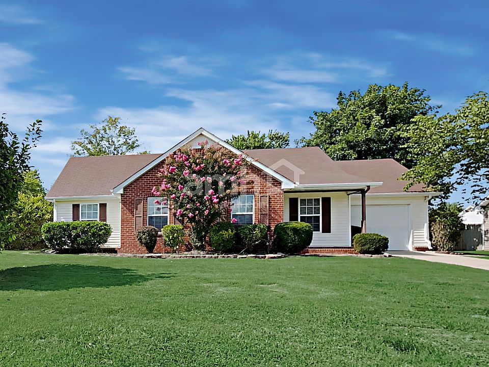 1st image of 2910 Windemere Dr