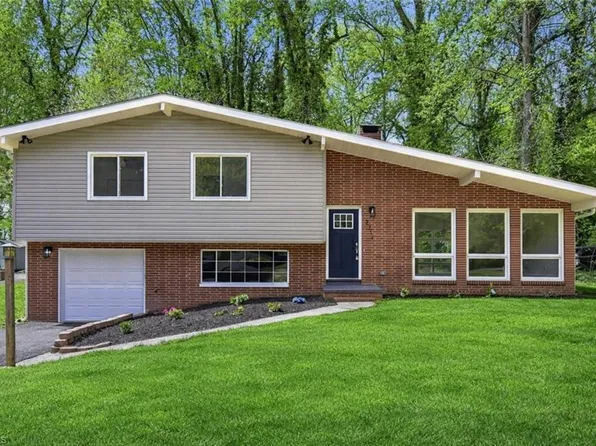 2711 Glenhaven Ln, Winston Salem, NC 27106