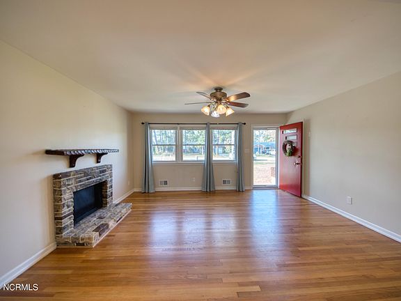 5th image of 106 Pinecliff Dr