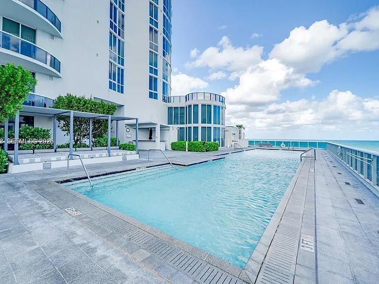 16001 Collins Ave #406 — Photo 6