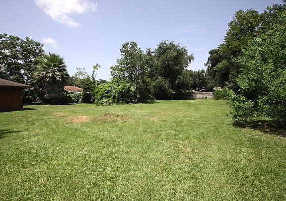 4th image of 718 Gulf Ave