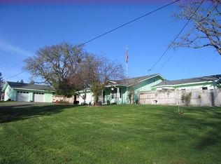 3595 Amber Ln, Grants Pass, OR 97527