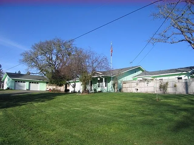 3595 Amber Ln photo 1