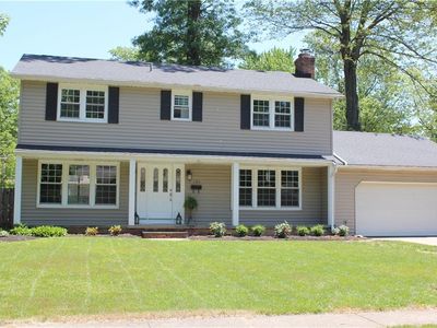 195 Beachwood Ave, Avon Lake, OH, 44012
