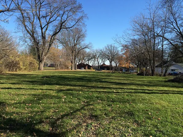 780 Shoreacres Dr, Fairmont, MN 56031