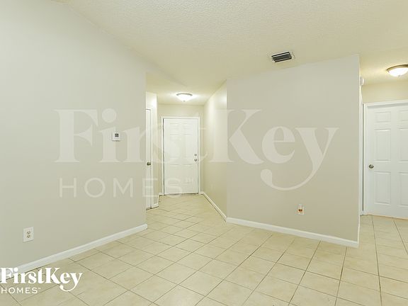 2nd image of 3021 Caroline Crest Dr E