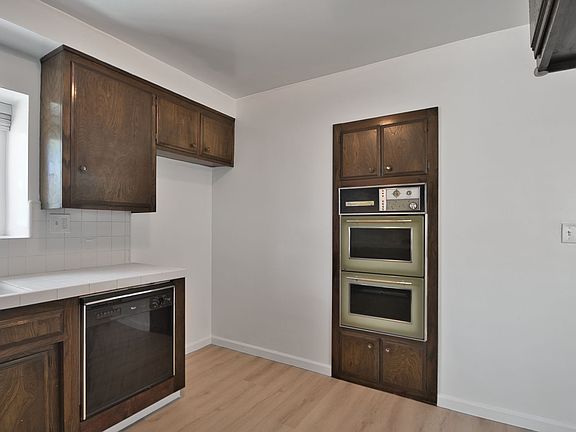 4th image of 2608 Graham Ave APT A