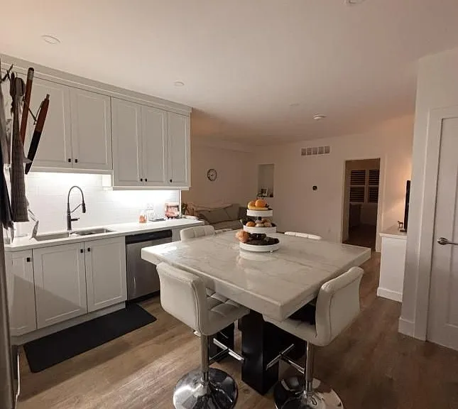 372 Mary St #1 — Photo 4