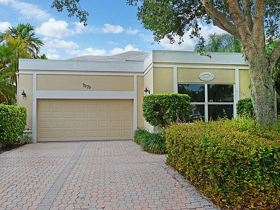 Home For Sale In Boca Grove