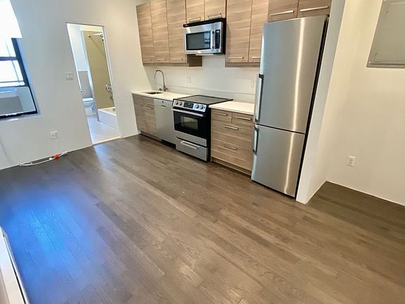 3rd image of 1683 1st Ave APT 4S