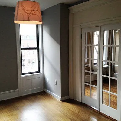 Rented by Barlavi Inc. | media 20