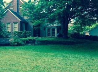 1207 Summit Dr, Lexington, KY 40502