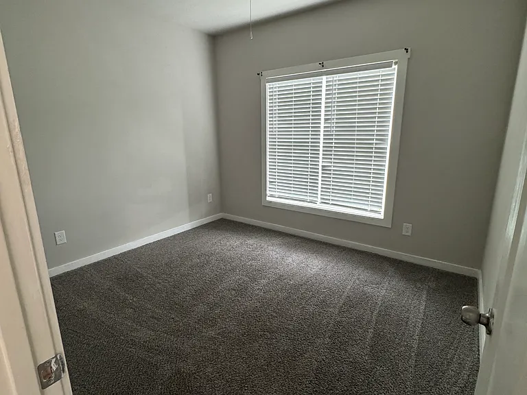 308 N Point Cir — Photo 29
