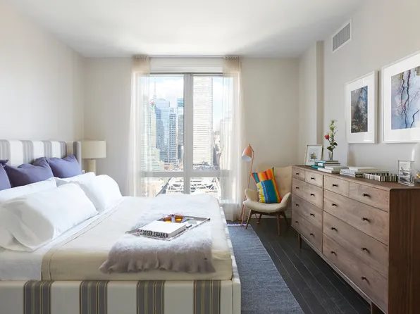 555 10th Ave, New York, NY