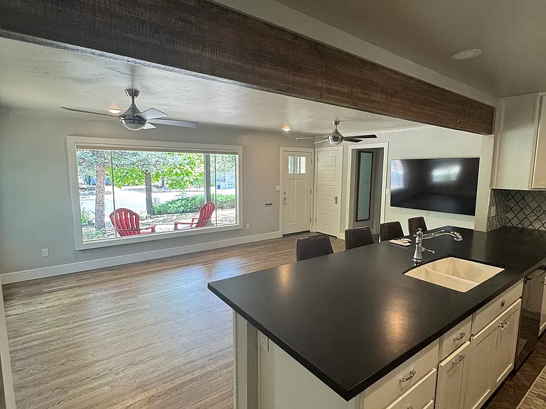 302 Park Ave — Photo 17
