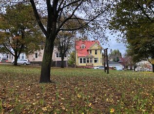 209 Montezuma St #1, Hancock, MI 49930