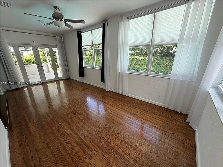1420 Baracoa Ave — Photo 12
