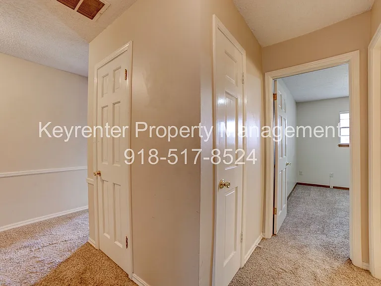 6105 S Troost Ave — Photo 16