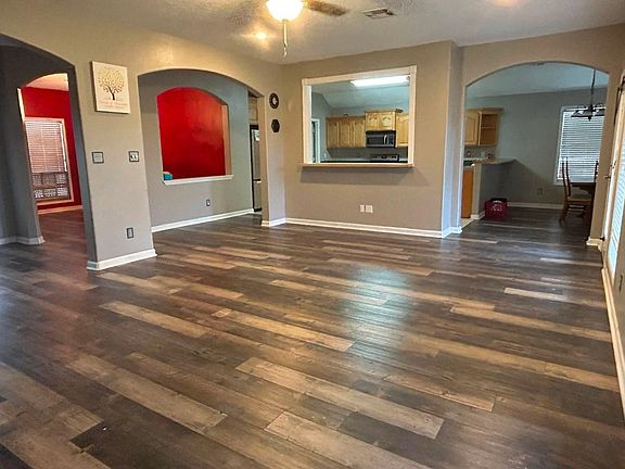 3rd image of 141 Moonlight Dr #1