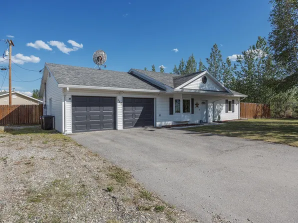 940 Shellinger St, North Pole, AK 99705