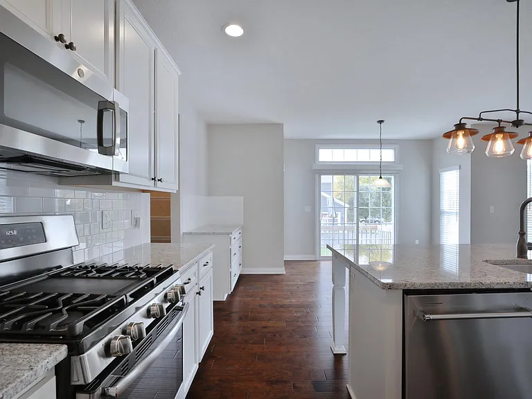 1412 Leesland Dr — Photo 17