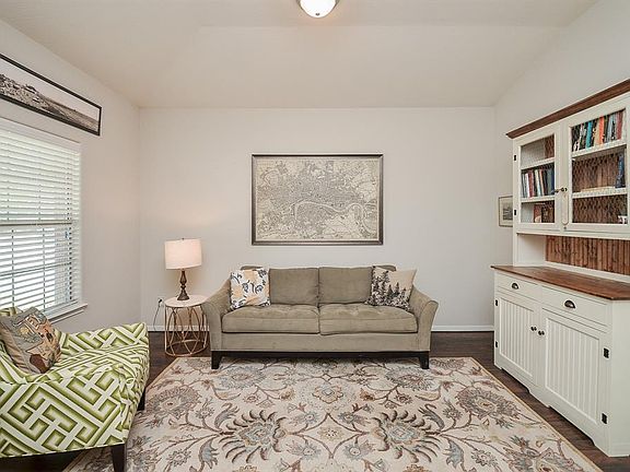 5th image of 618 W Newport Bend Street