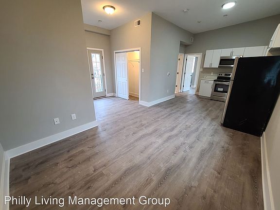 3rd image of 5524 Pulaski Ave #2