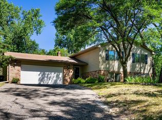 11808 Douglynn Dr, Minnetonka, MN 55343