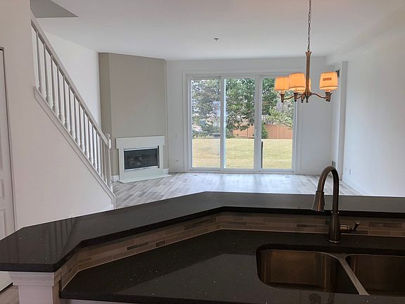 4th image of 7 Arboretum Dr