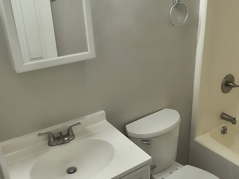 405 McBarnes St #9 — Photo 5