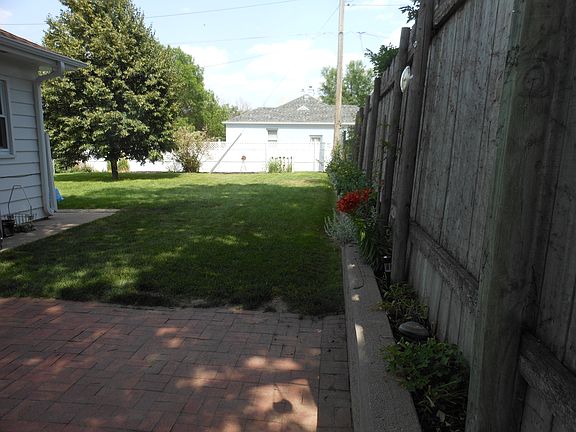 backyard-brick patio