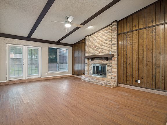 3rd image of 2221 Pueblo Dr