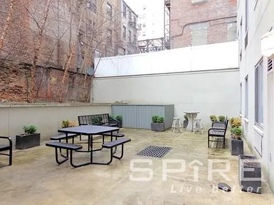 Rented by Spire Group | media 18