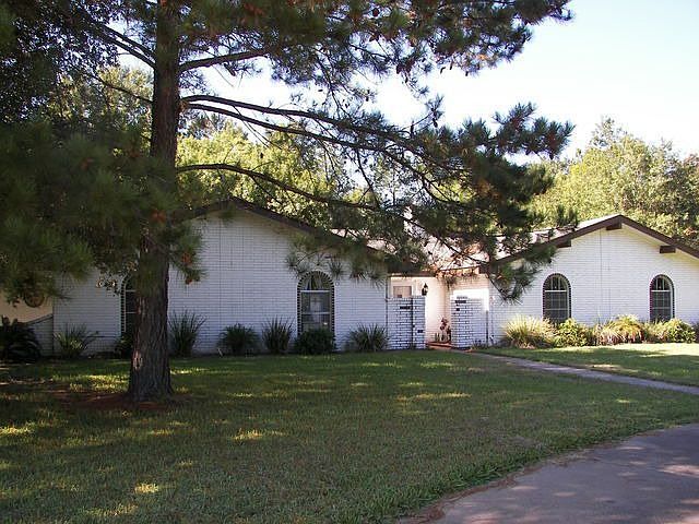 1st image of 3107 Live Oak Dr
