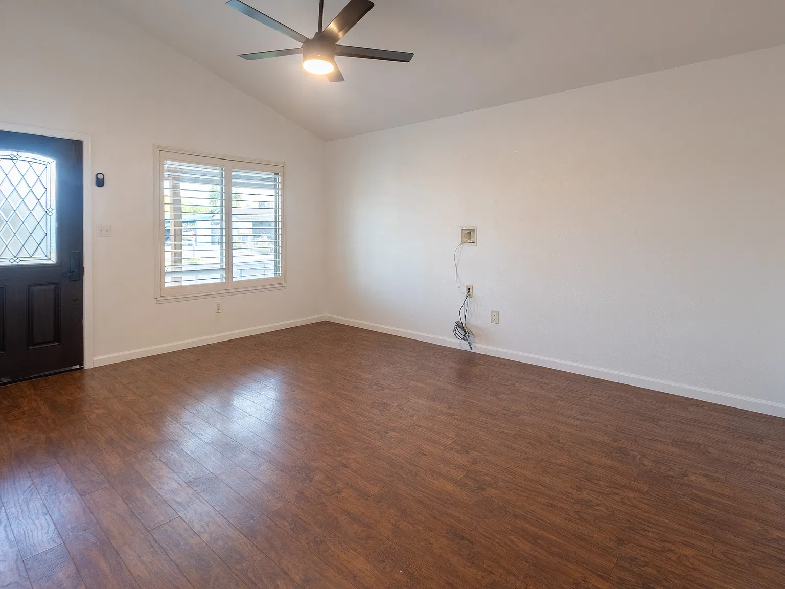 3 bed, 1.5 bath, 1040 sqft, $1,975 — Photo 3