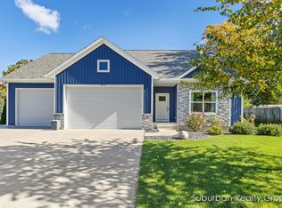 8954 Norman Dr, Jenison, MI 49428