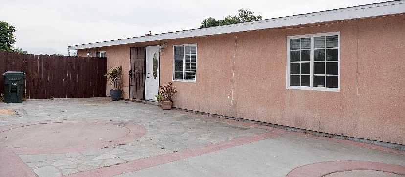1st image of 3806 Linda Vista Dr #B